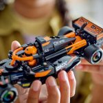LEGO Speed Champions Carro de Corrida McLaren F1® Team MCL38 Idades 10+ 269 Peças Item 77251 (3)
