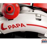 LEGO Editions F1 Capacete Scuderia Ferrari HP de Charles Leclerc Idades 14+ 886 Peças Item 43014