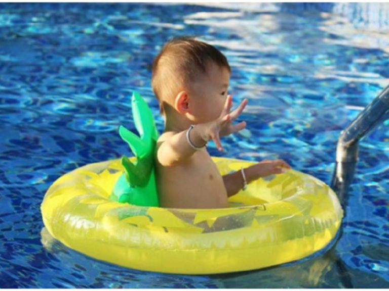 Boia para piscina "Abacaxi" 65CM